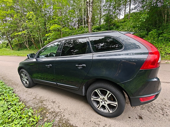 Volvo XC60 5 of 25
