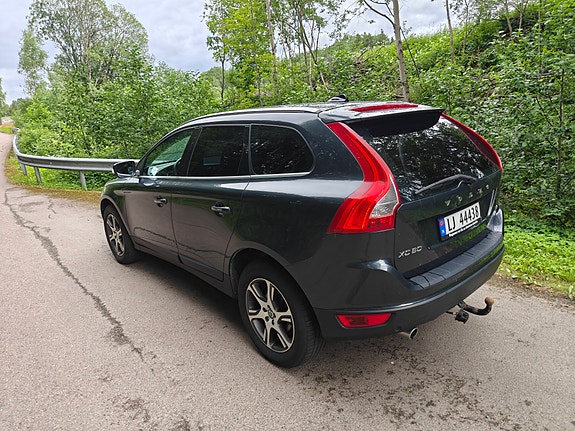 Volvo XC60 16 of 25