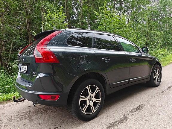 Volvo XC60 15 of 25