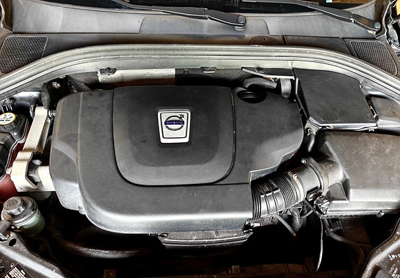 Volvo XC60 25 of 25