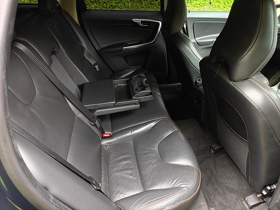 Volvo XC60 23 of 25