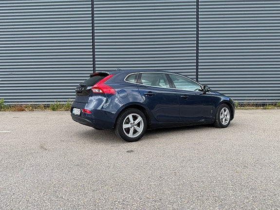 Volvo V40 5 of 5