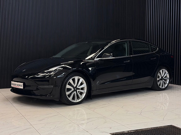 Tesla Model 3 5 of 5