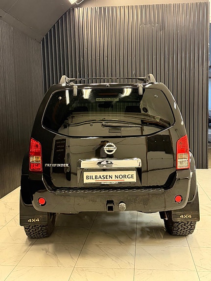 Nissan Pathfinder 13 of 30