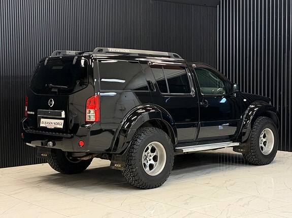 Nissan Pathfinder 9 of 30