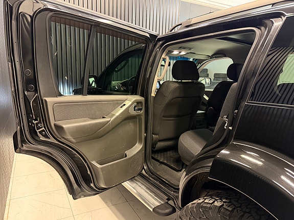 Nissan Pathfinder 30 of 30