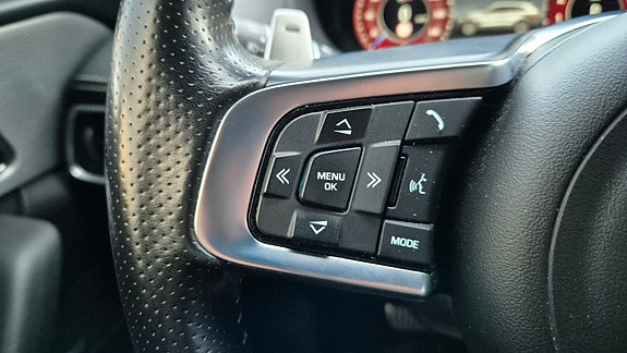 Jaguar F-PACE 28 of 30