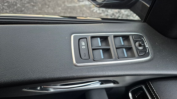 Jaguar F-PACE 29 of 30