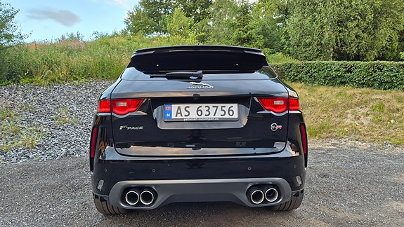 Jaguar F-PACE 8 of 30