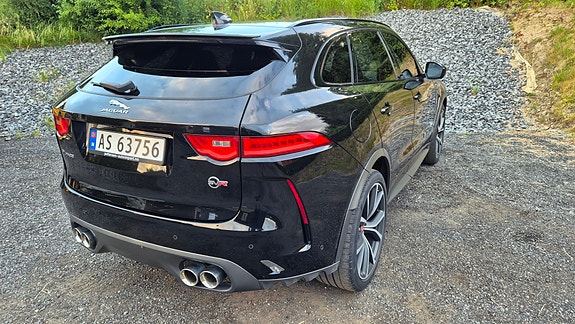 Jaguar F-PACE 12 of 30