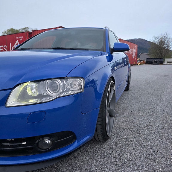 Audi A4 6 of 16
