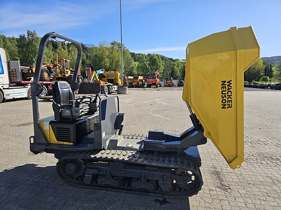 Wacker Neuson DT23 2 of 5