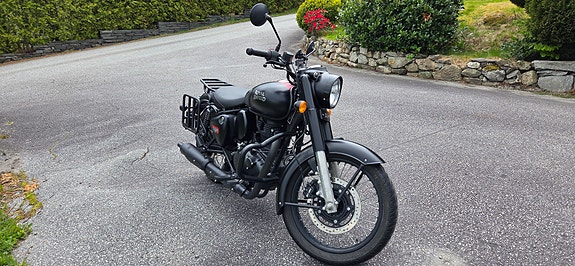 Royal Enfield Classic 350 2 of 5