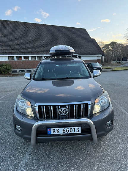 Toyota Land Cruiser 4 of 5
