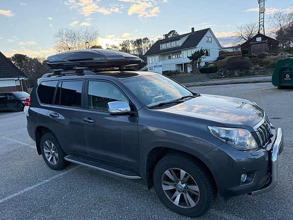 Toyota Land Cruiser 2 of 5