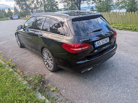 Mercedes-Benz C350 e 3 of 5
