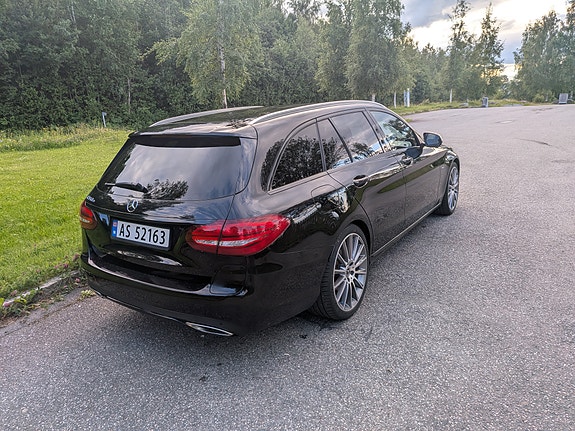 Mercedes-Benz C350 e 2 of 5