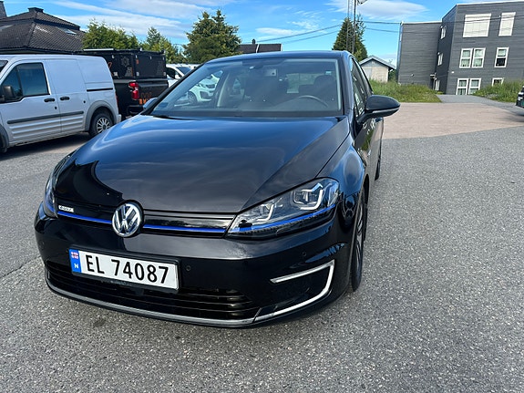 Volkswagen e-Golf VII 6 of 17