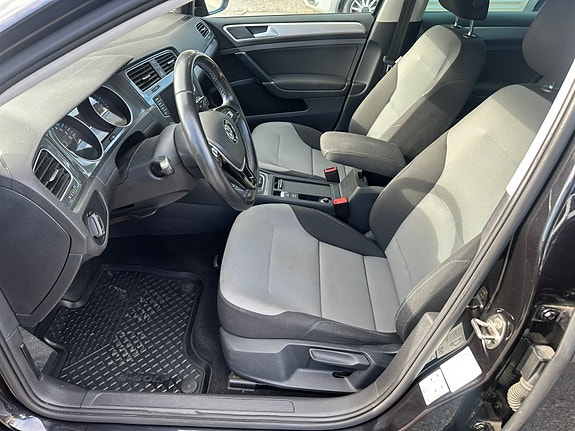 Volkswagen e-Golf VII 7 of 17