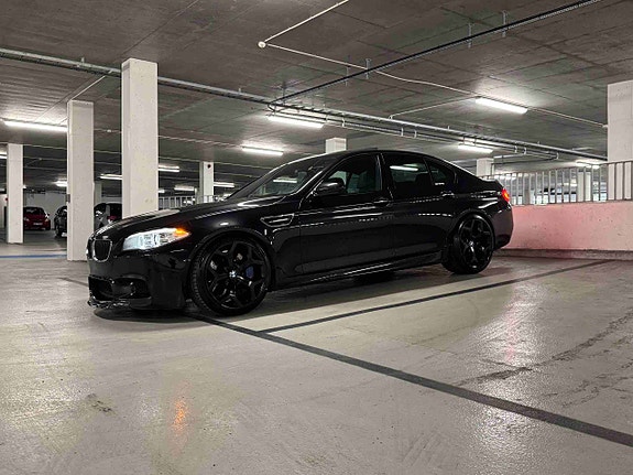 BMW M5 11 of 30