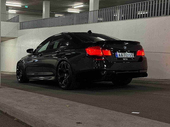 BMW M5 3 of 30