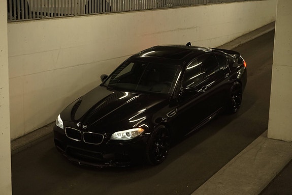 BMW M5 6 of 30