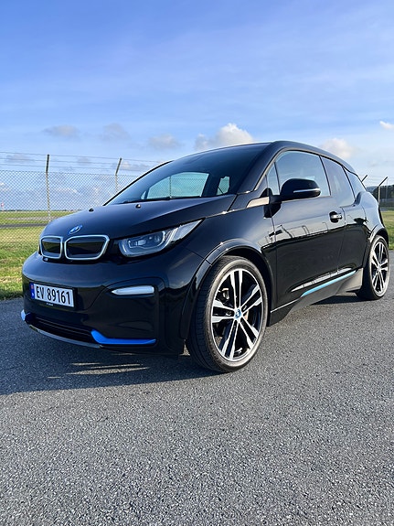 BMW i3s 3 of 5