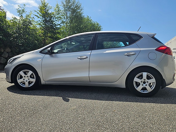 Kia Ceed 4 of 5