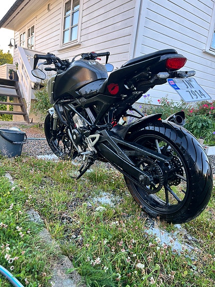 Honda CB 125 R 2 of 5