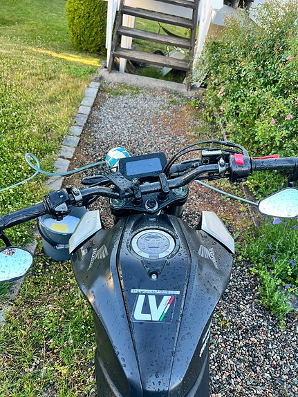 Honda CB 125 R 5 of 5