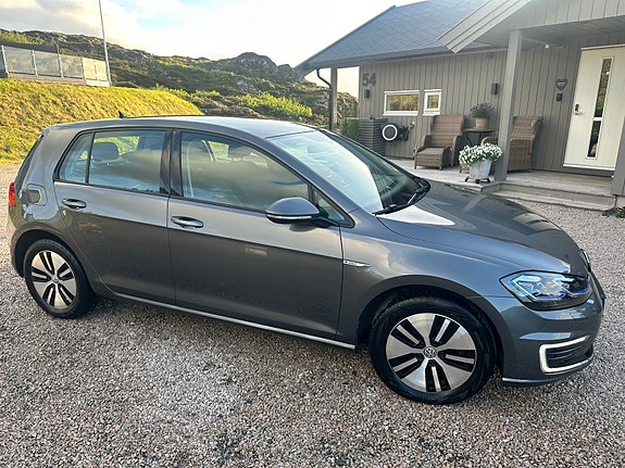 Volkswagen e-Golf VII 4 of 5