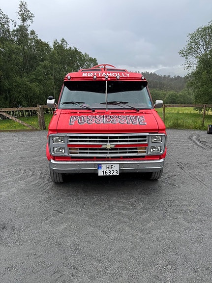 Chevrolet Van 2 of 5