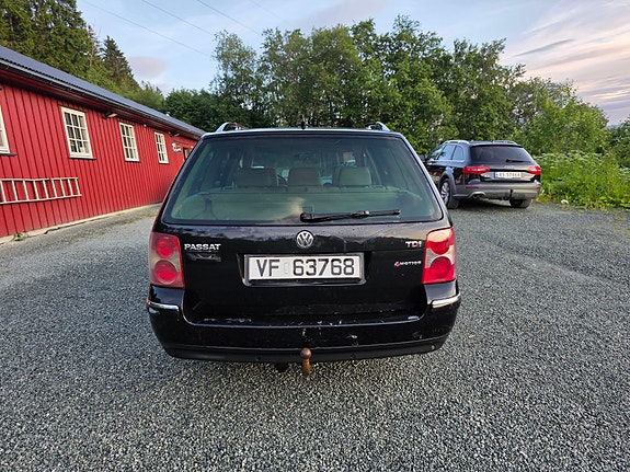 Volkswagen Passat 4 of 5