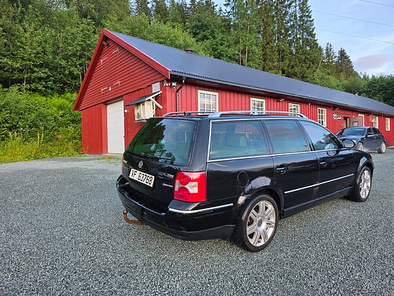 Volkswagen Passat 3 of 5