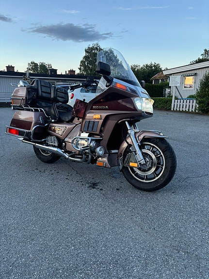 Honda GL 1200 Goldwing 3 of 5