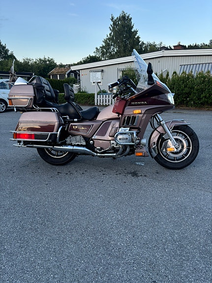 Honda GL 1200 Goldwing 4 of 5