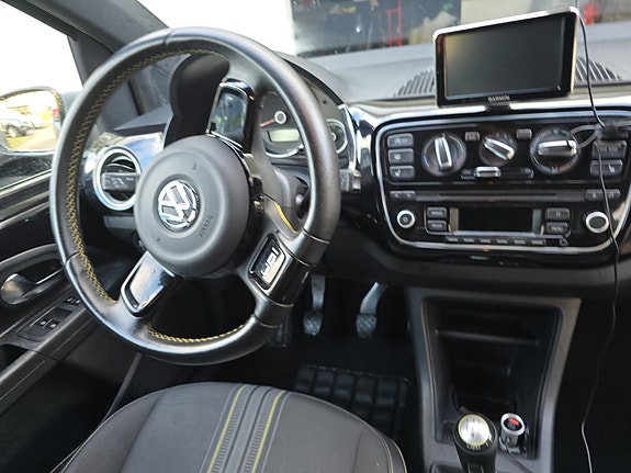 Volkswagen UP! 17 of 22