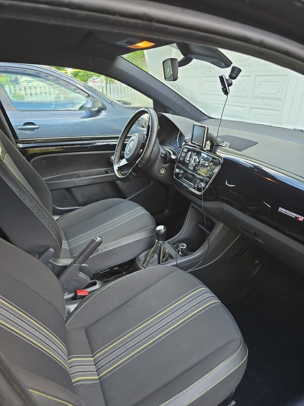 Volkswagen UP! 20 of 22