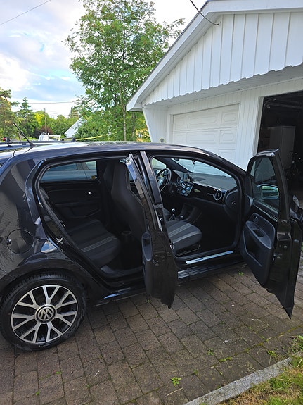 Volkswagen UP! 14 of 22