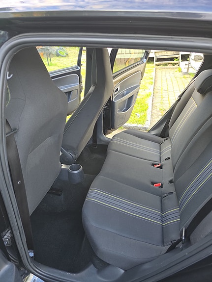 Volkswagen UP! 7 of 22