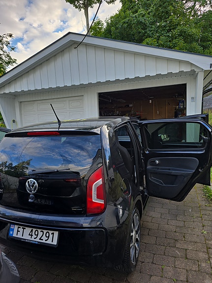 Volkswagen UP! 11 of 22