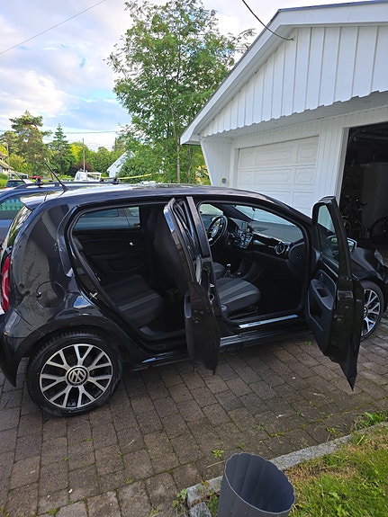Volkswagen UP! 15 of 22