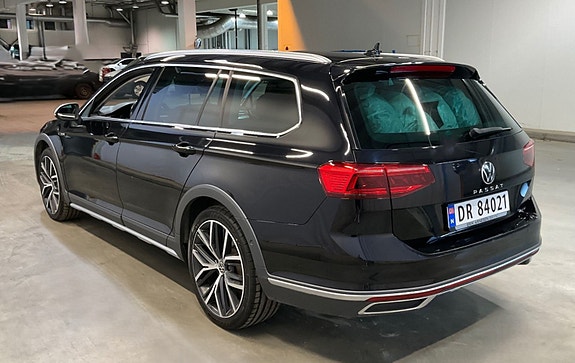 Volkswagen Passat Alltrack 4 of 5