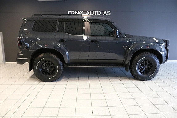 Toyota Land Cruiser 2 of 5