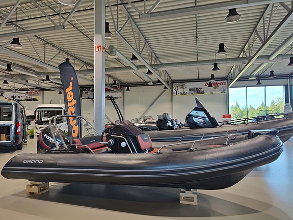 Pen Grand 500 Black Edition m/ sterk Evinrude 115 E-Tec! Kun 187 motortimer! 2 of 5