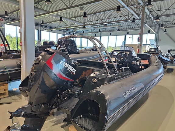 Pen Grand 500 Black Edition m/ sterk Evinrude 115 E-Tec! Kun 187 motortimer! 5 of 5