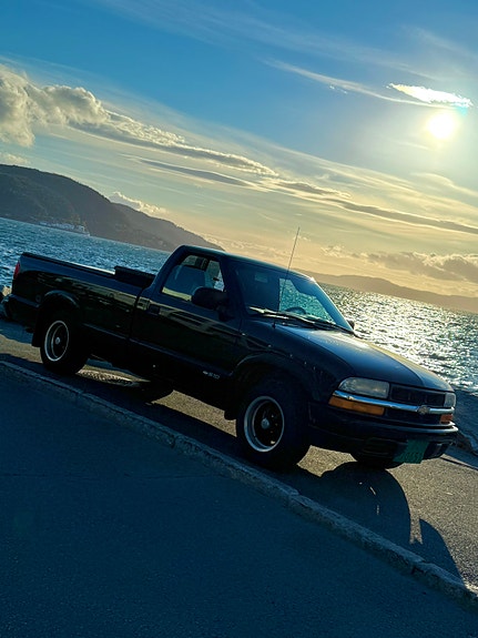Chevrolet Pick-Up 3 of 5
