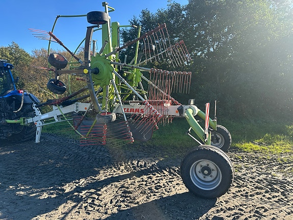Claas Liner 2800 2 of 5
