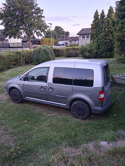 Volkswagen Caddy Maxi 3 of 4