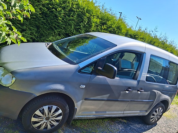 Volkswagen Caddy Maxi 2 of 4